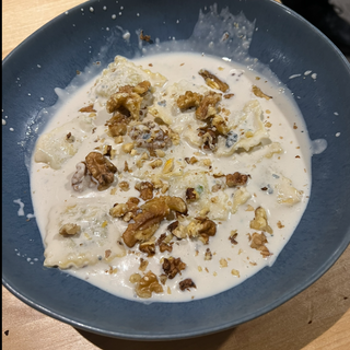 Raviolis De Tartufo Y Funghi Con Salsa Gorgonzola E Noci