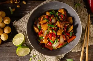 Pollo Con Salsa De Gong Bao