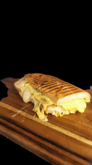 Sandwich toasted cu parizer