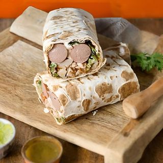 შაურმა სოსისებით და ხორცით, დიდი