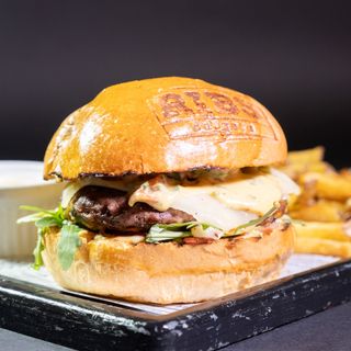 Baconnaise Deluxe Burger