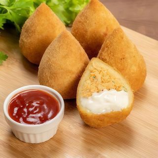 Coxinha de frango com catupiry