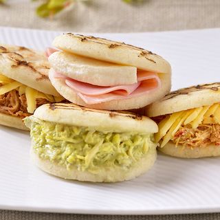 Arepa De Carne Mechada