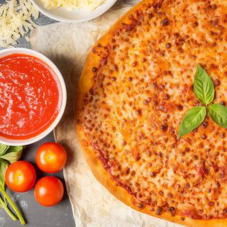 Pizza con Salsa de Tomate