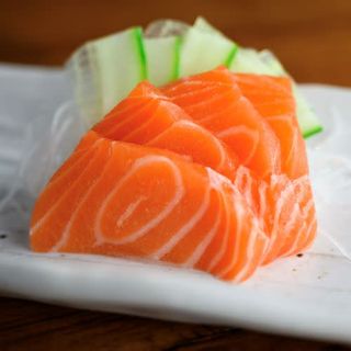 Sake Sashimi (4 Pzs.)