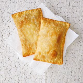 Pastel de frango, bacon e Requeijão cremoso