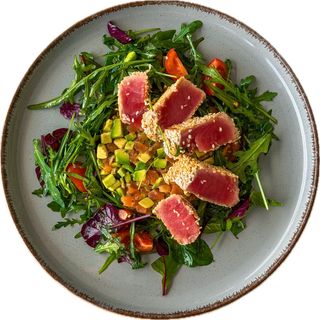 Салат з тунцем, лососем та Авокадо (250г)