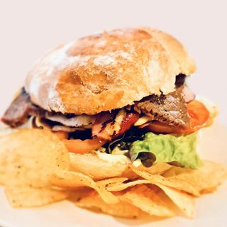 Chivito Uruguayo
