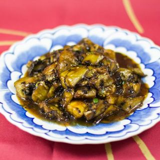 Wok de berenjena con verdura aromática