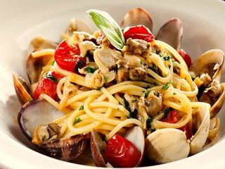 Spaghetti cu fructe de mare mixte