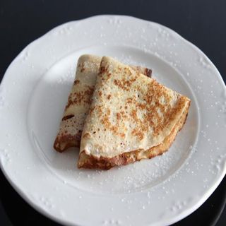 Crepe De Mantequilla Con Azúcar Y Canela
