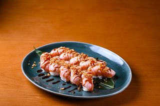 F4 Nigiri Salmão Braseado