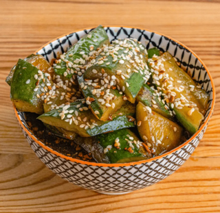 Pikantny ogórek 200g