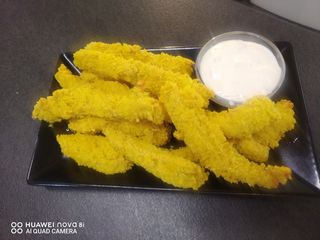 Пилешки филенца с корнфлейкс и чеснов сос (350г)