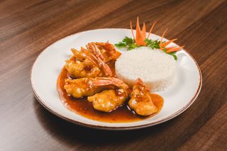 18. Hrskavi gambori sa rižom u slatko ljutom sosu