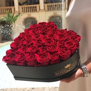 წითელი ვარდები გულის ფორმაში (ზომაL)