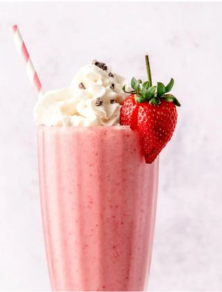 Молочно-клубничный коктейль