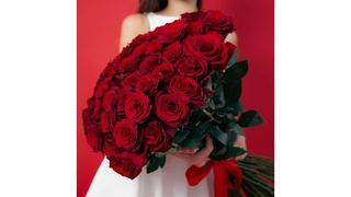 Bukiet z 9 długich czerwonych długich róż