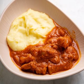 Tocanita de purcel cu piure