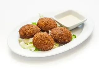 49. Falafel (6 unds)