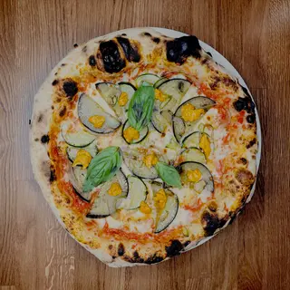 Pizza verduras con romesco