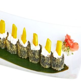 107. Maki frito salmon mango queso 8 pcs