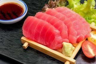 Sashimi de atún flambeado (3 uds.)