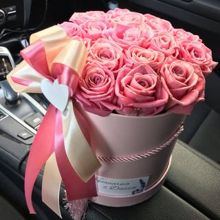 Flowerbox róż różowych premium 