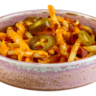 Cartofi pai cu sos cheddar, crispy bacon și jalapeno murat 220g