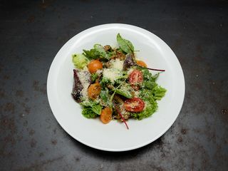 Салат з телятиною та Зеленим соусом (250г)