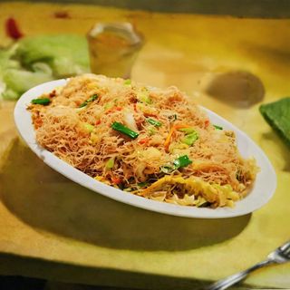 32. Fideos Fritos 3 Delicias