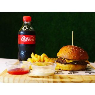 Burger Combo: Beef/Chicken Burger+ Side Fries & 350ML Soda