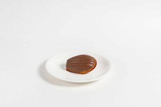 Мадлен с молочным шоколадом