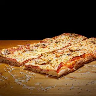Pizza cu șuncă și ciuperci - Felie 