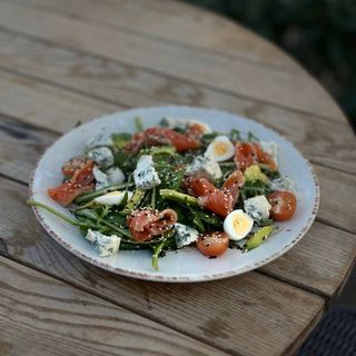 Салат з лососем