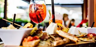 Aperitivo completo di stucchini 