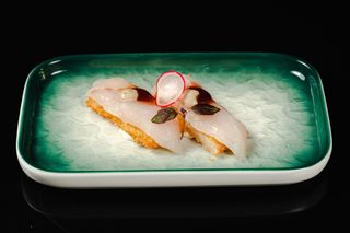 49.CRISPY NIGIRI SPIGOLA