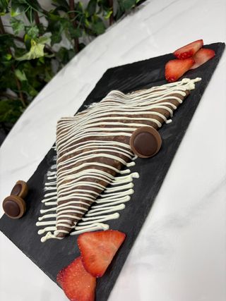 Clătită Nutella + căpșuni + Toffifee