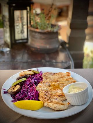 Пилешко филе /бут на скара (300г)