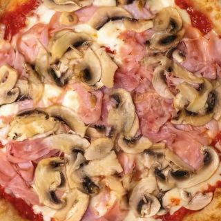Prosciutto e funghi