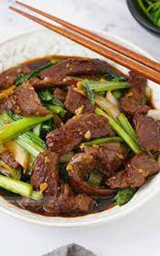 Sliced Beef Fried With Onion (Served On Hot Sizzling Plate),