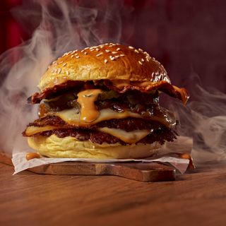 Smash Burger Súper Smoked + patatas fritas