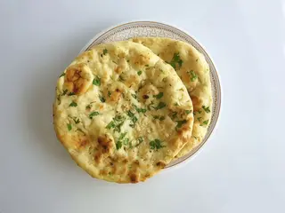 53 Garlic naan