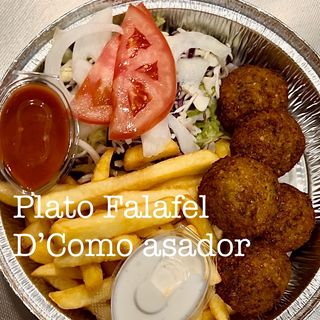Plato Combinado De Falafel Y Ensalada