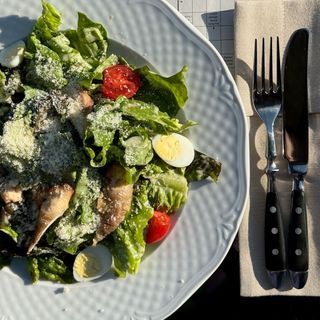 Салат з куркою та беконом