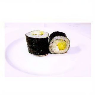 Maki de aguacate con queso