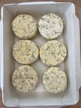 Papanași sărați cu verdeață