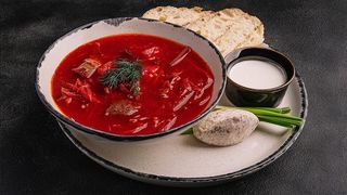 Борщ з томленою шиєю (350/118 г)