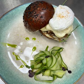 БУРГЕР С КЪЛЦАНО СВИНСКО