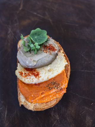 Brusketi sa vege namazima